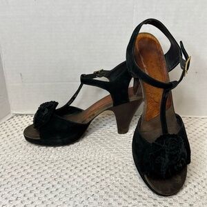 Anthropologie CHIE MIHARA Osmo 83314 T-Strap‎ Sandal Heels Black Suede 36.5/6.5